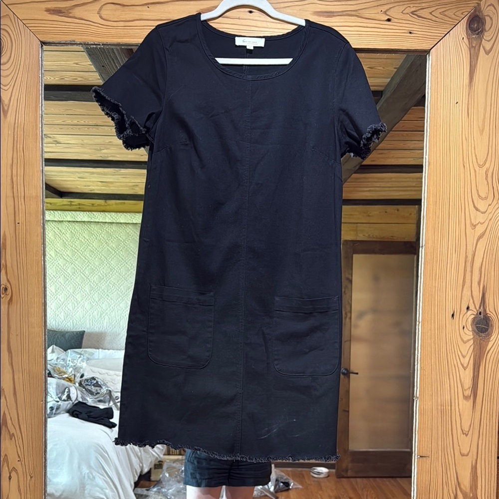 Free Shipping! Vince Little Black Short Sleeve Dress with fringe and stretch!!